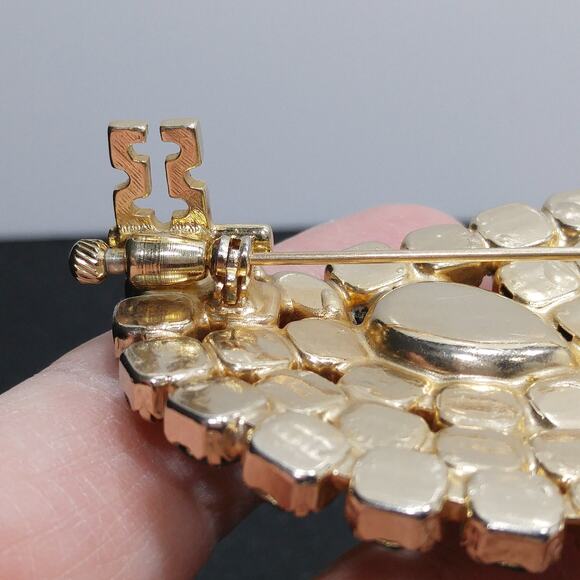 Vintage Rhinestone Green & Clear Swirl Brooch, Aurora Borealis - Picture 7 of 10